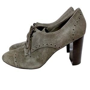 TAHARI Suede Heeled Oxford Pumps Cap Toe Lace Up Womens Size 6M Gray Taupe